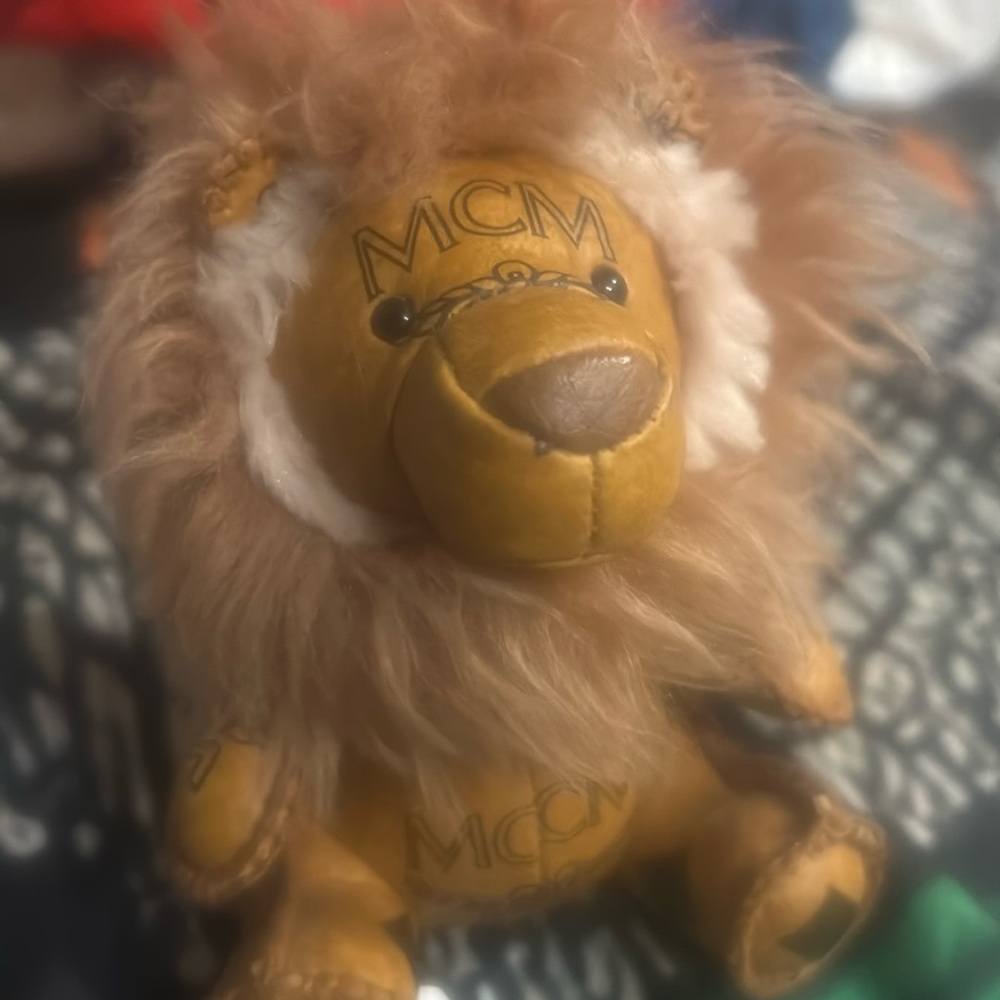 Very Rare MCM Lion Charm IYKUK